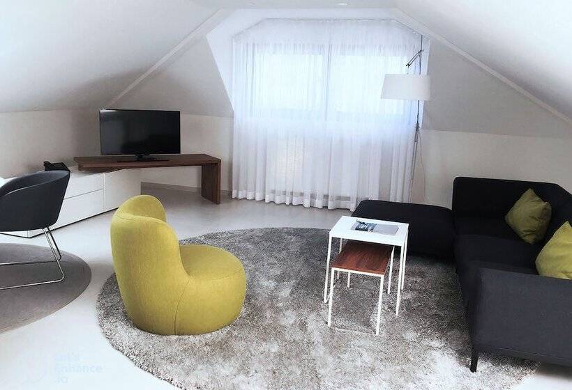 استودیوی استاندارد, Parc Hotel Alvisse