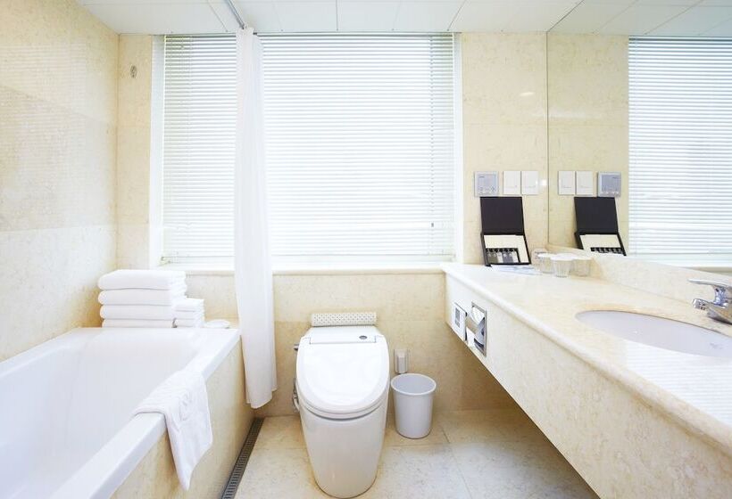 Четырехместный Номер Стандарт, Sejong Hotel Seoul Myeongdong