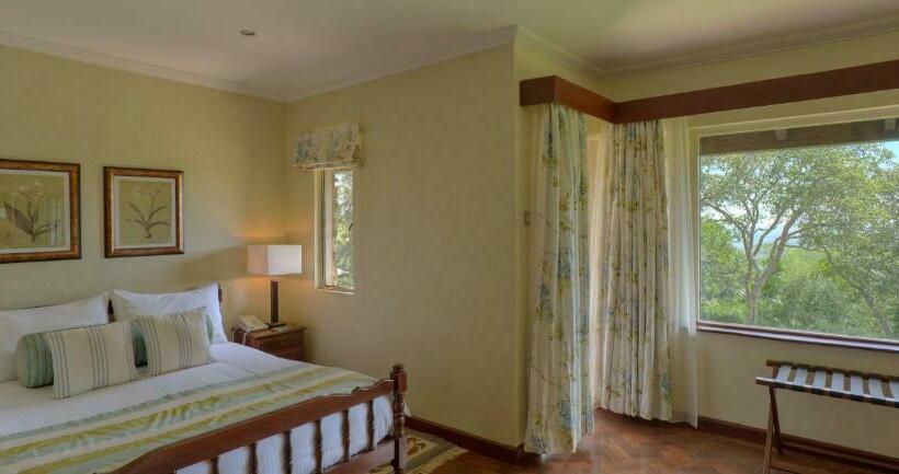 اتاق استاندارد, The Aberdare Country Club