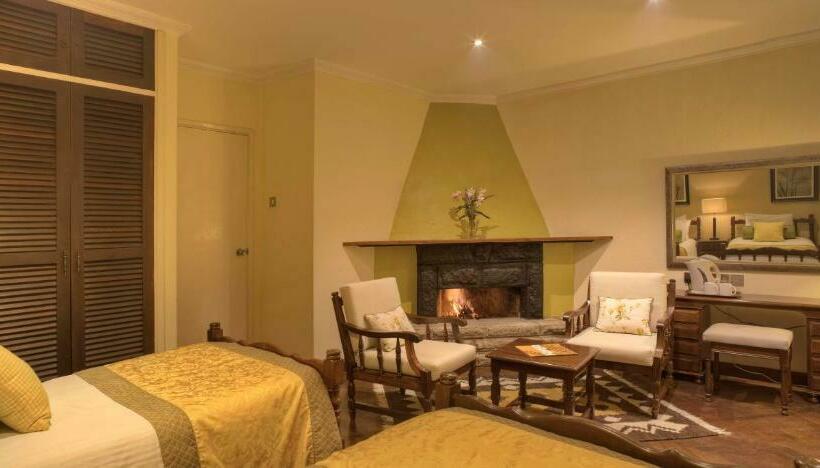 اتاق استاندارد, The Aberdare Country Club