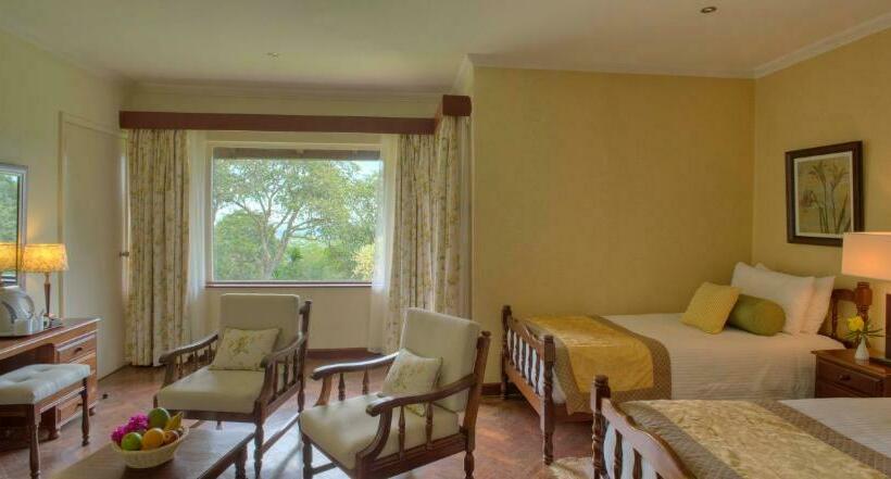 اتاق استاندارد, The Aberdare Country Club