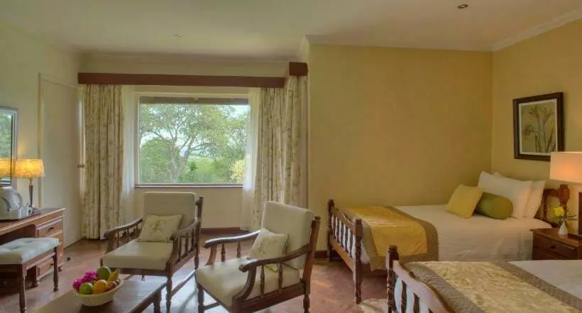 اتاق استاندارد, The Aberdare Country Club