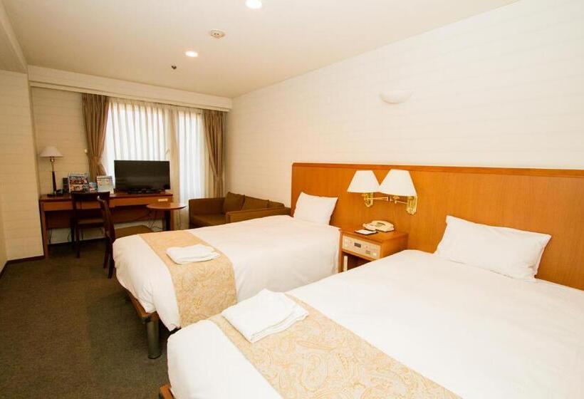스탠다드 트리플 룸, Yokohama Camelot Japan