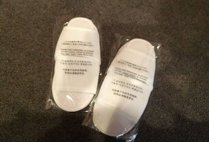 غرفة قياسية ثلاثية, Yokohama Camelot Japan