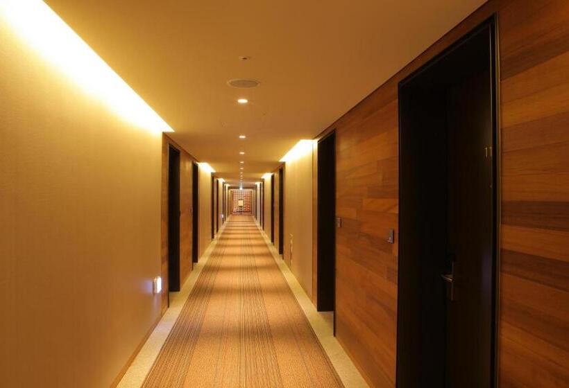 غرفة ديلوكس عائلية, Mona Yongpyong