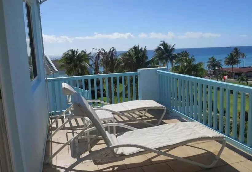 اتاق استاندارد با چشم‌انداز دریا, Timothy Beach Resort