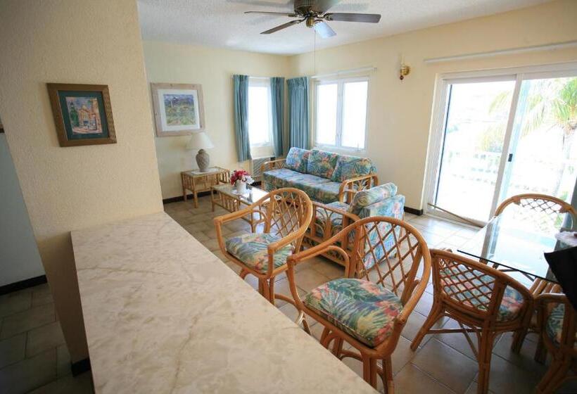 سوییت, Timothy Beach Resort