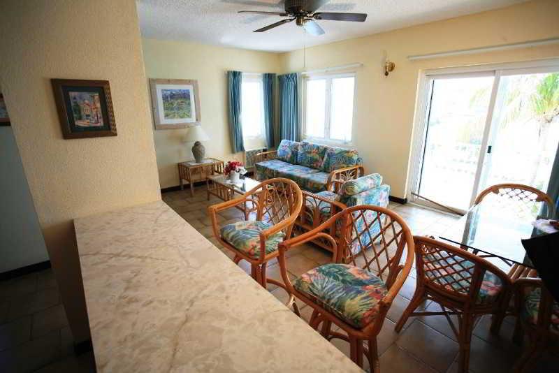 سوییت, Timothy Beach Resort