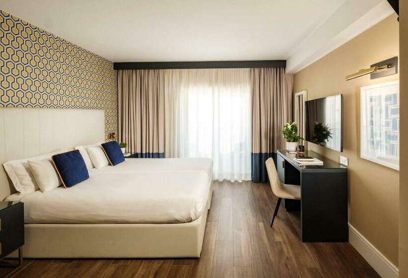 اتاق اجرایی, 115 The Strand Hotel By Neu Collective