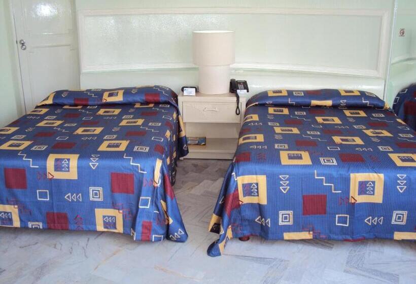 غرفه قياسيه سريرين مزدوجين, Acapulco Malibu