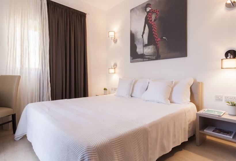 اتاق سوپریور با چشم‌انداز دریا, Alexandra