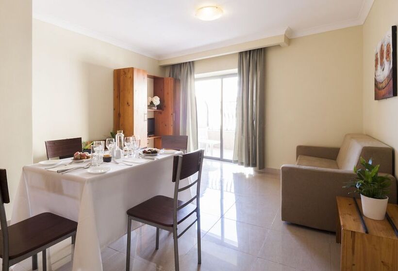 سوییت خانوادگی, Alexandra