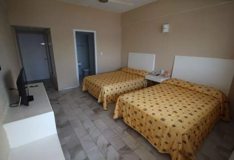 Standaardkamer met 2 Tweepersoonsbedden, De Cima