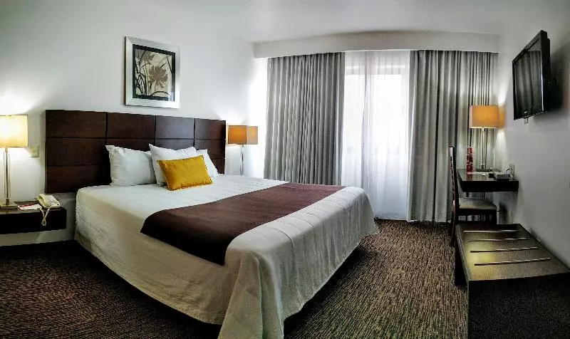 Standardzimmer, Fray Junipero Serra