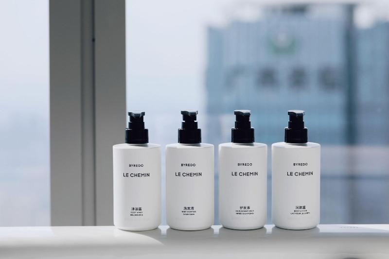 スタンダードルーム, Fray Junipero Serra