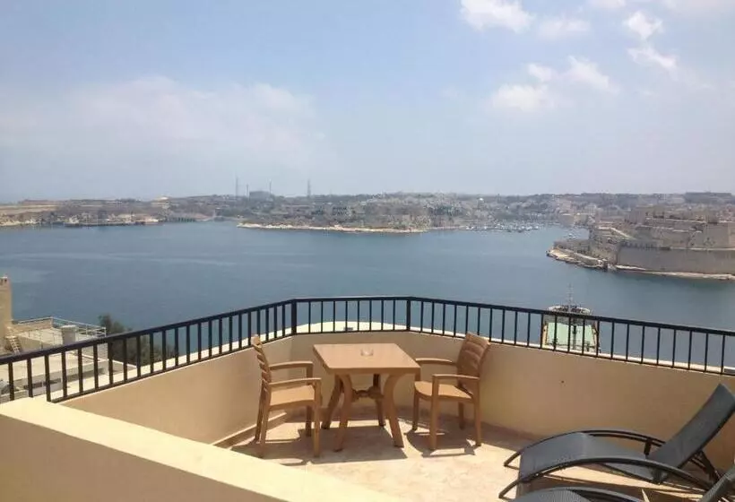 اتاق استاندارد با تراس و چشم‌انداز دریا, Grand Harbour