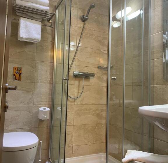 اتاق اکونومی, Grand Harbour