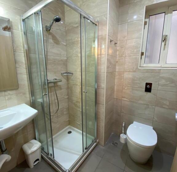 اتاق اکونومی, Grand Harbour