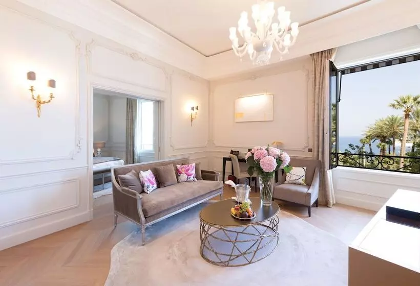 سوییت با چشم‌انداز دریا, Hôtel De Paris Monte Carlo