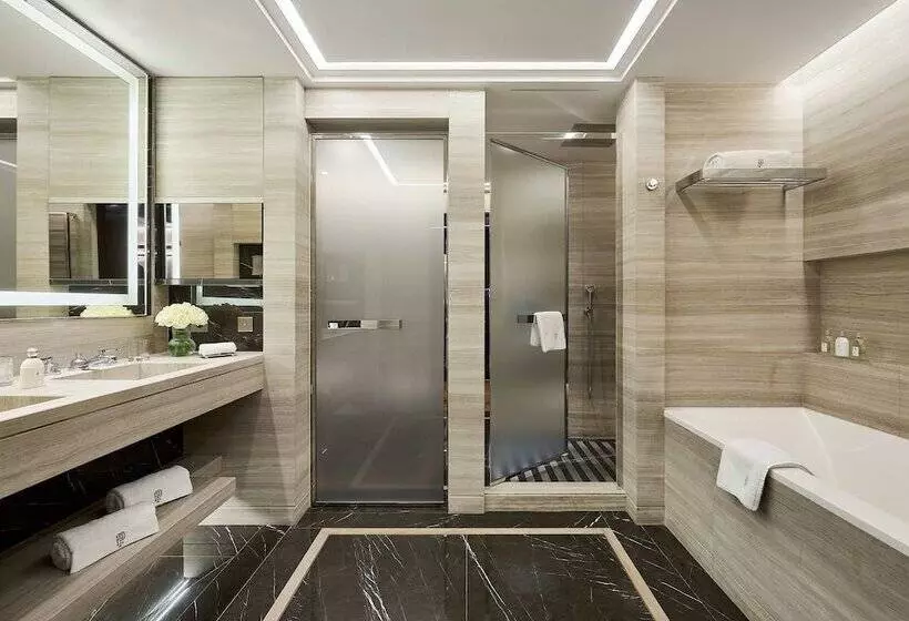 مجموعه ویستا شهر, Hôtel De Paris Monte Carlo
