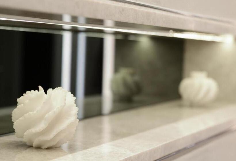 اتاق پریمیوم با بالکن, Intercontinental Muscat, An Ihg