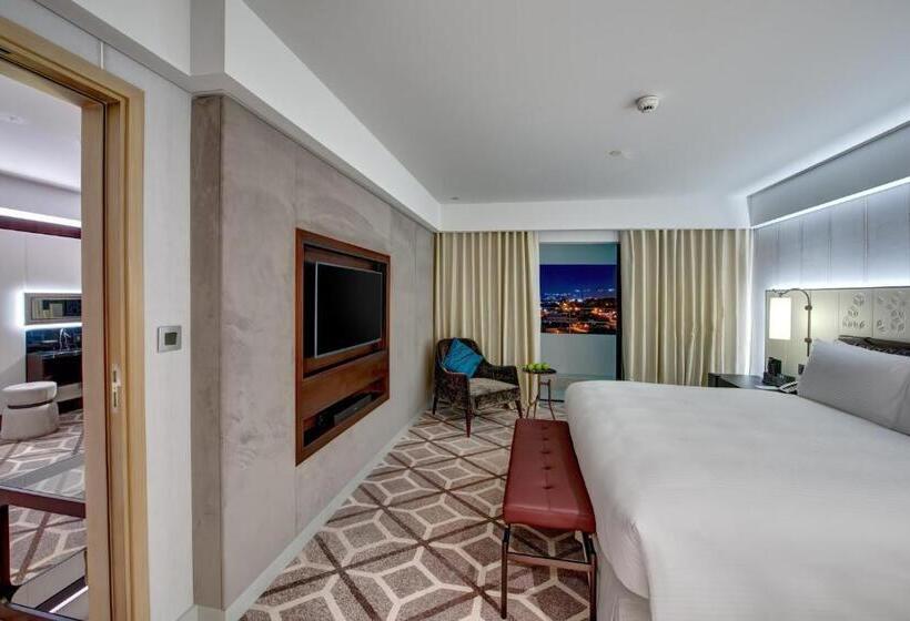 سوئیت اجرایی با تخت کینگ, Intercontinental Muscat, An Ihg