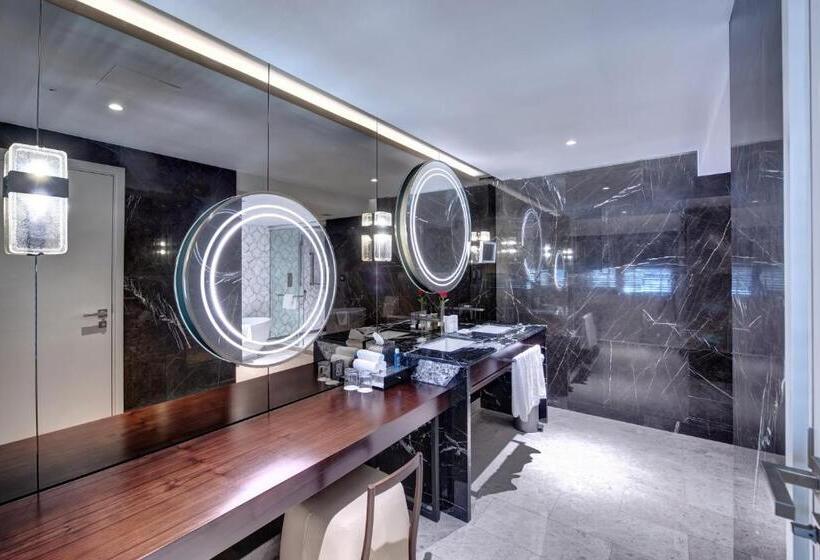 Deluxe Suite King Bed, Intercontinental Muscat, An Ihg