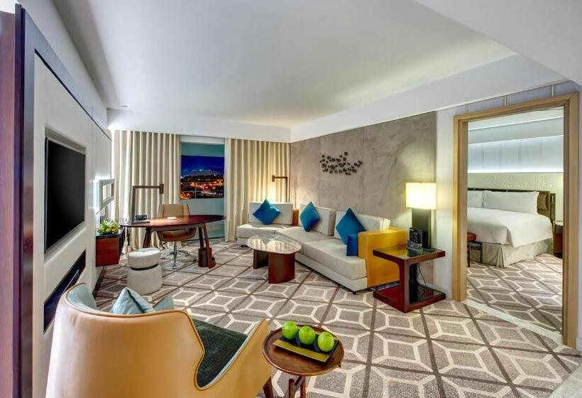 سوییت جونیور با چشمانداز دریا, Intercontinental Muscat, An Ihg