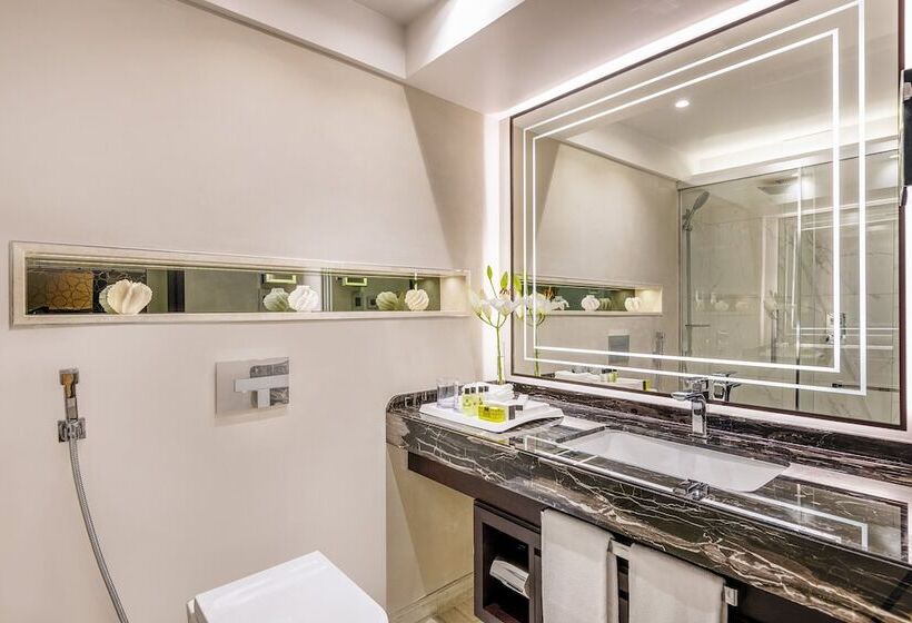 سوییت جونیور با چشم‌انداز دریا, Intercontinental Muscat, An Ihg