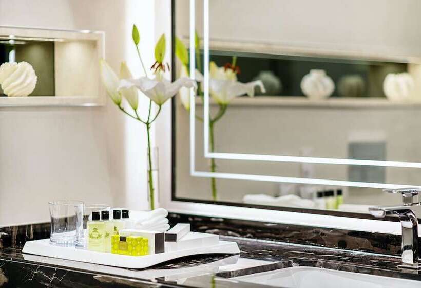 سوییت جونیور با چشمانداز دریا, Intercontinental Muscat, An Ihg