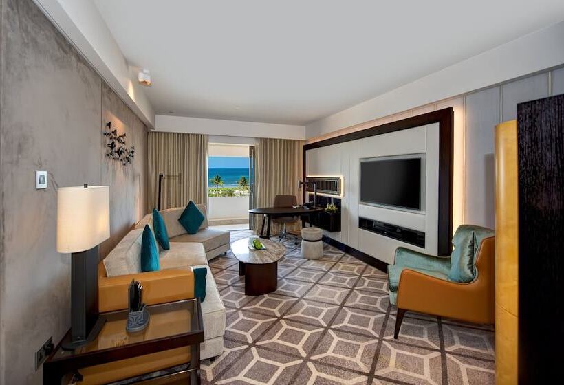 سوییت جونیور با چشم‌انداز دریا, Intercontinental Muscat, An Ihg