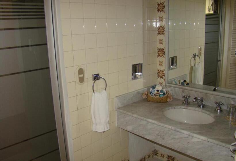 标准间, Mansion Del Cupatitzio