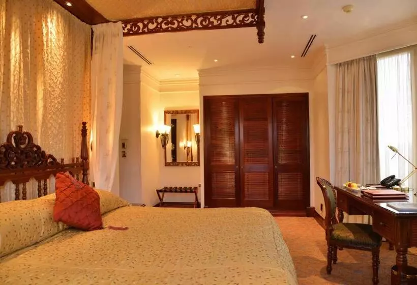 اتاق لوکس, Polana Serena