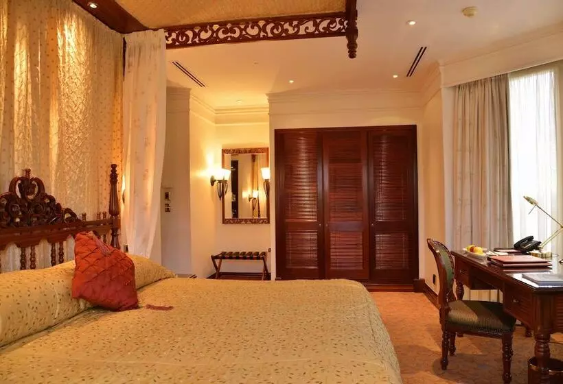اتاق لوکس, Polana Serena