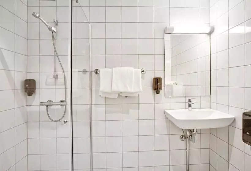 اتاق استاندارد سه نفره, P Hotels Oslo