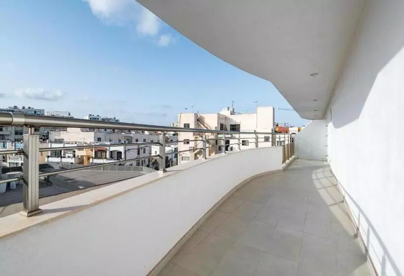 スタンダードシティビュールーム, Seaview Hotel   Adults Only 16 Plus