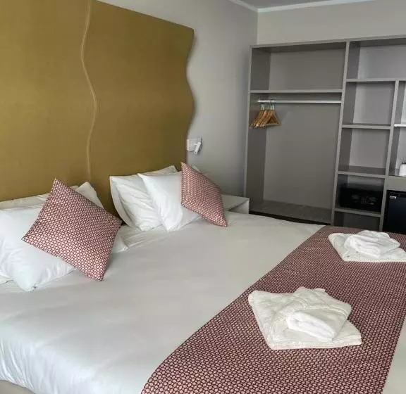 サイドオーシャンビュースタンダードルーム, Seaview Hotel   Adults Only 16 Plus