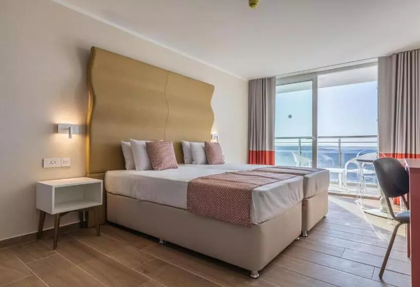 オーシャンビュースタンダードルーム, Seaview Hotel   Adults Only 16 Plus