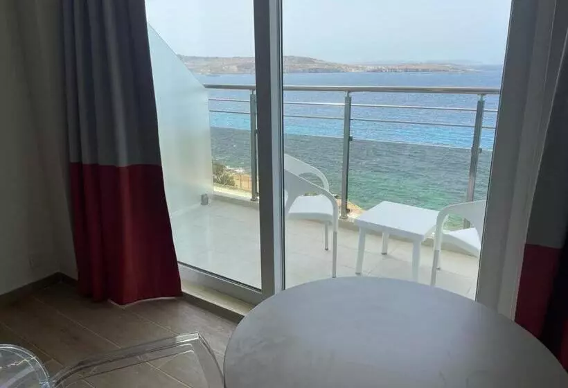 オーシャンビューのスーペリアトリプルルーム, Seaview Hotel   Adults Only 16 Plus