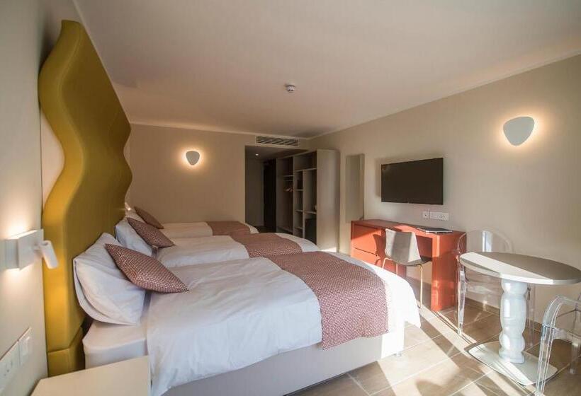 اتاق استاندارد سه نفره, Seaview Hotel Adults Only 16 Plus