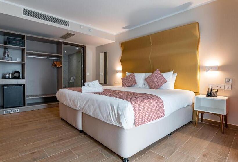 اتاق استاندارد سه نفره, Seaview Hotel Adults Only 16 Plus