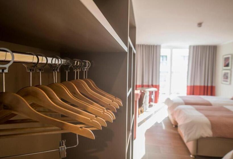 اتاق اساندارد با چشمانداز جانبی به دریا, Seaview Hotel Adults Only 16 Plus