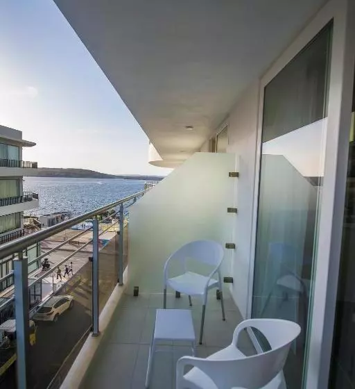 サイドオーシャンビューのトリプルルームスタンダード, Seaview Hotel   Adults Only 16 Plus