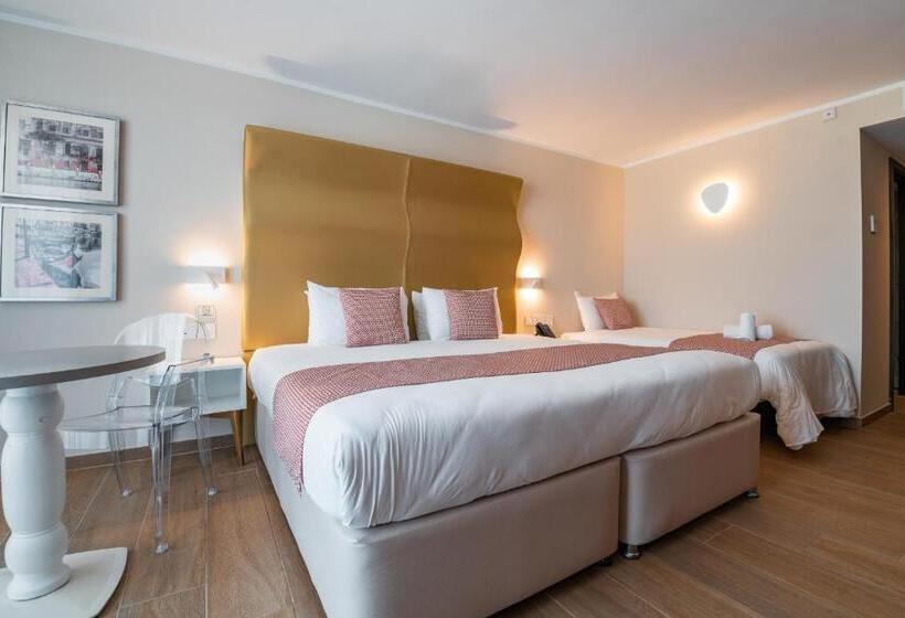 اتاق استاندارد سه نفره با چشمانداز کنار دریا, Seaview Hotel Adults Only 16 Plus