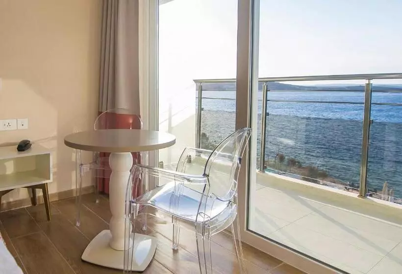 オーシャンビュースイート, Seaview Hotel   Adults Only 16 Plus