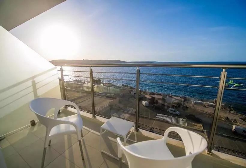 オーシャンビュースイート, Seaview Hotel   Adults Only 16 Plus