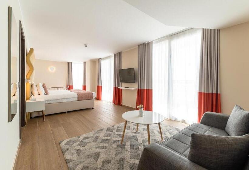 سوییت با چشمانداز دریا, Seaview Hotel Adults Only 16 Plus