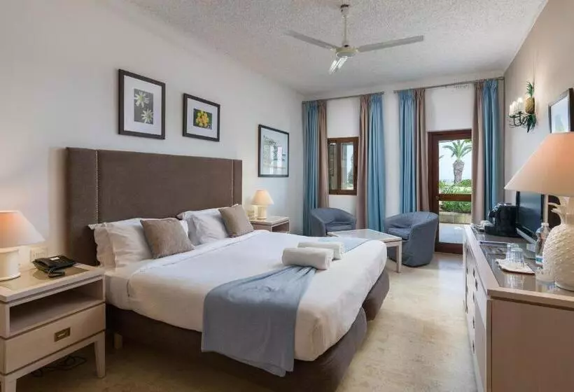 Camera Tripla Standard, Ta' Cenc & Spa
