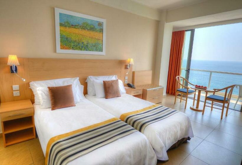 اتاق استاندارد با چشم‌انداز دریا, The Preluna