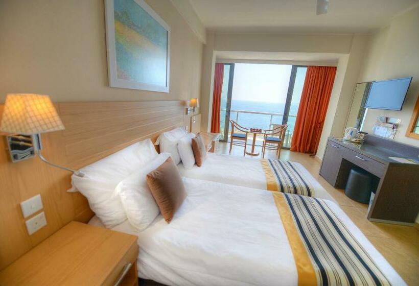 اتاق استاندارد با چشم‌انداز دریا, The Preluna